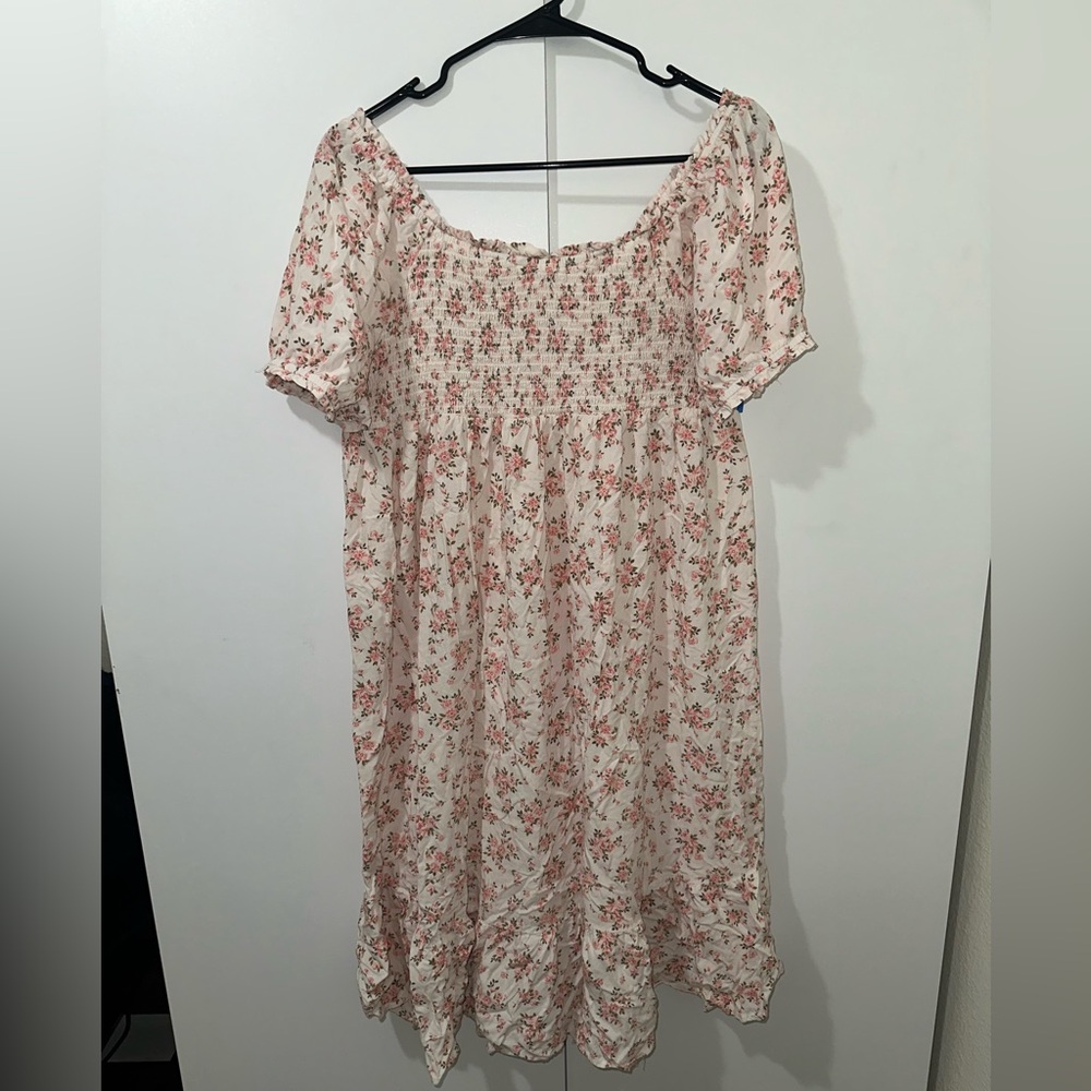 Chic Floral Smocked Midi Dress